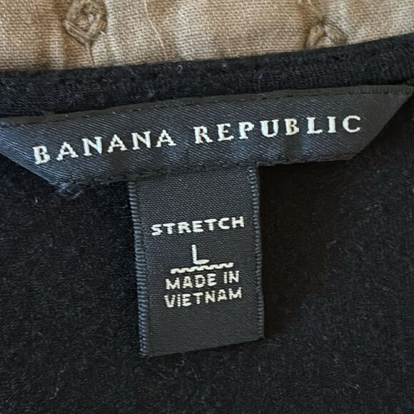 Banana Republic black v-neck top, L - Picture 7 of 7
